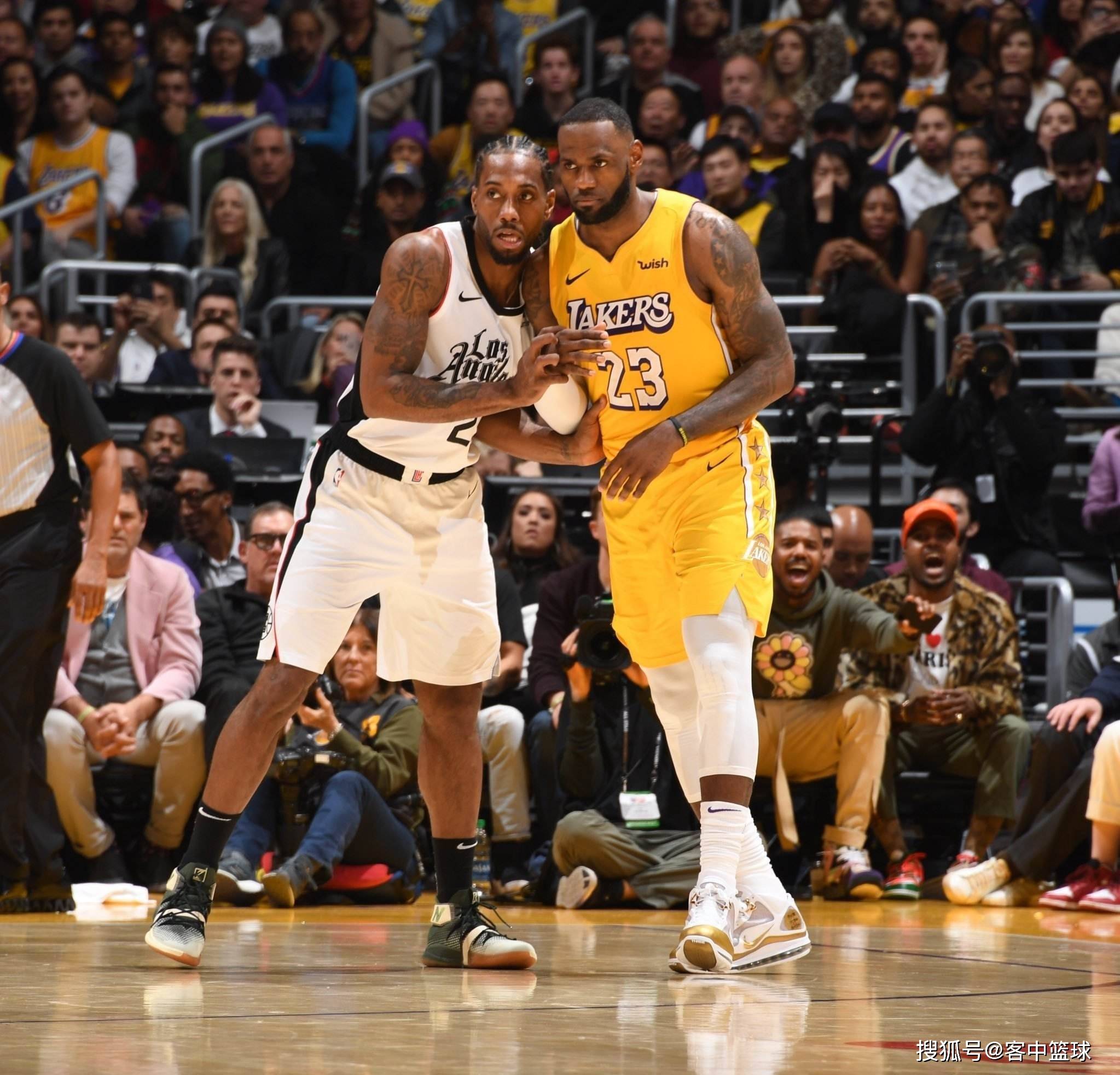 开云全站-关于洛杉矶快船内部会议纪要流出：冲刺阶段单刀错失，亚洲杯使命明确，训练强度显著提升的信息