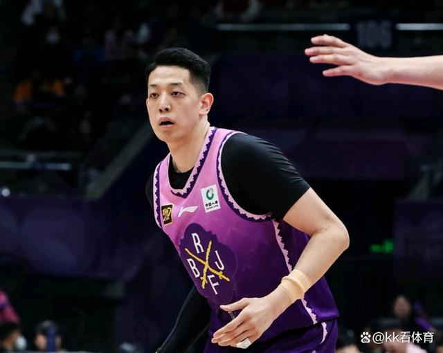 关于赛后CBA常规赛焦点战；深圳男篮复出首秀；球迷炸锅；控场能力受关注的信息