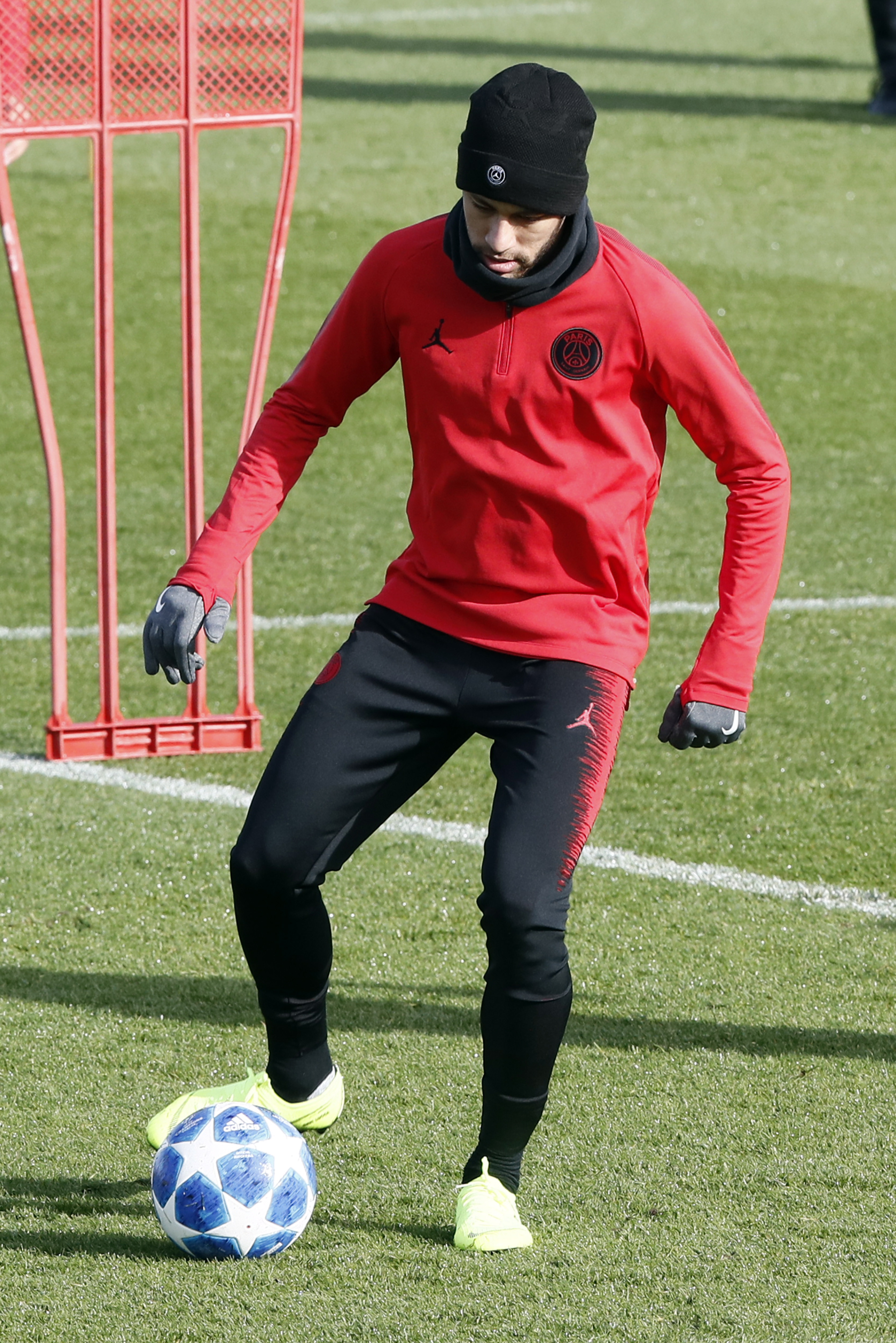 今夜体能课后；武汉三镇调整名单备战欧冠；信心回归；团队化学反应显著的简单介绍